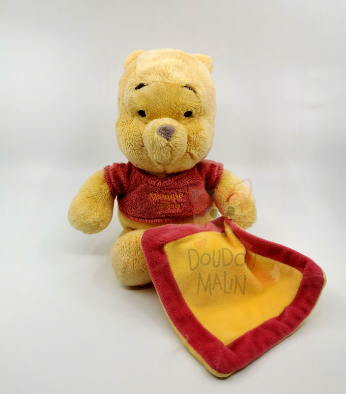  - winnie lourson - peluche avec jaune rouge 30 cm 